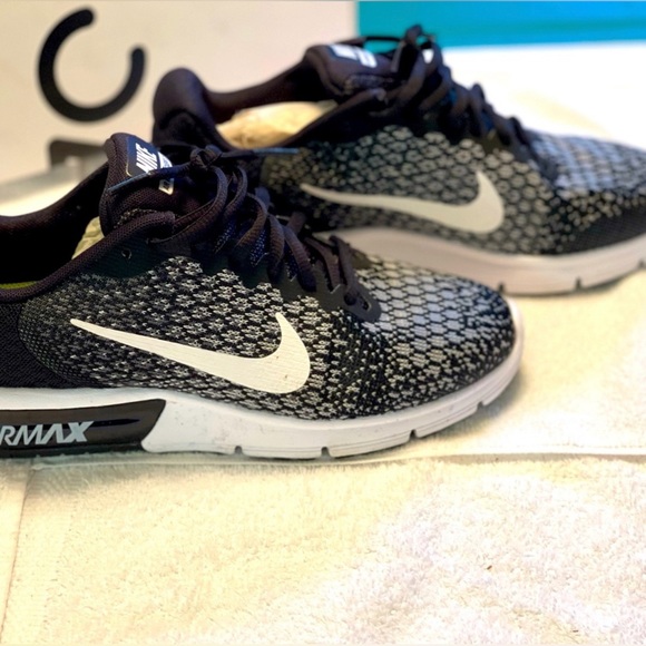 Nike AIRMAX - Picture 2 of 5